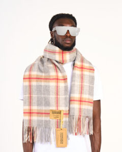 Stylish High-End Wool Scarves for Every Ensemble 